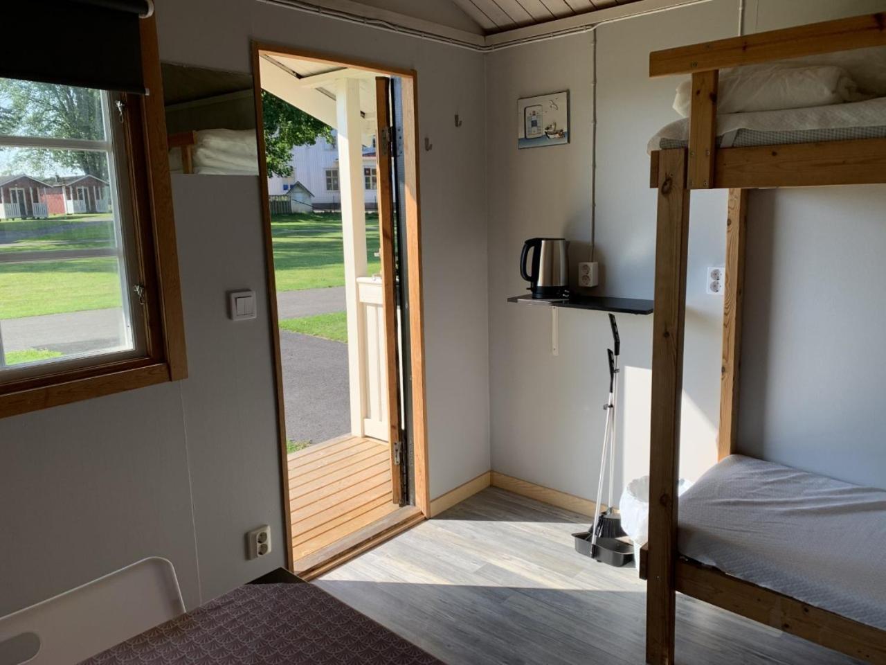 Skara Stads-Camping & Stugby Exterior photo